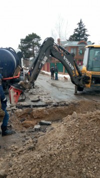 Проведение аварийных работ на ул. Радбужская.